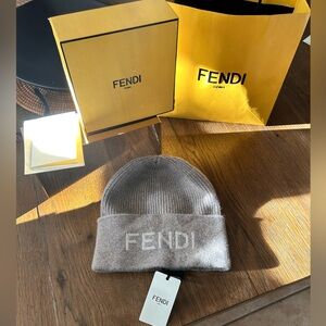 NWT-FENDI 100% Cashmere Beanie, hats, luxury,